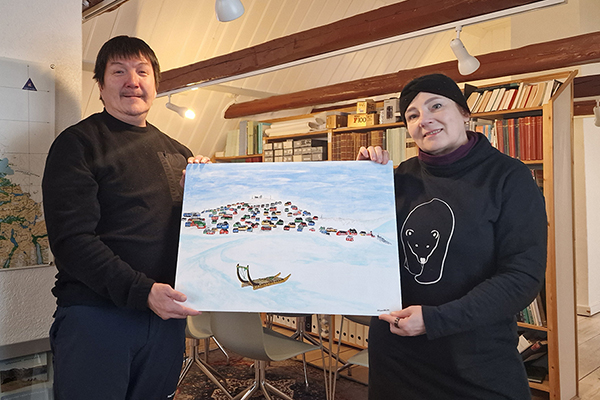 Kamilla Oliver und Museumsdirektor bei der Eröffnung